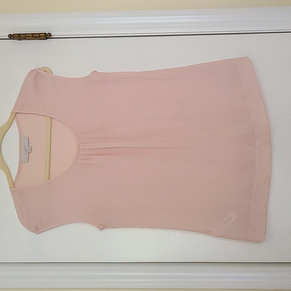 Ann Taylor Loft blush-color, ethereal-light sleeveless shell blouse. Sz. S